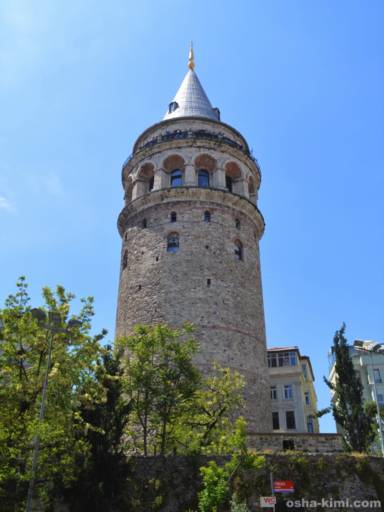 イスタンブール新市街の観光名所「ガラタ塔」